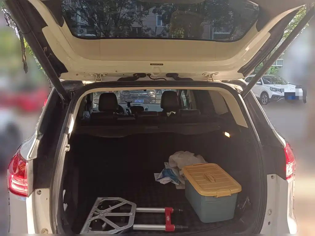 Ford Kuga — миниатюра 20