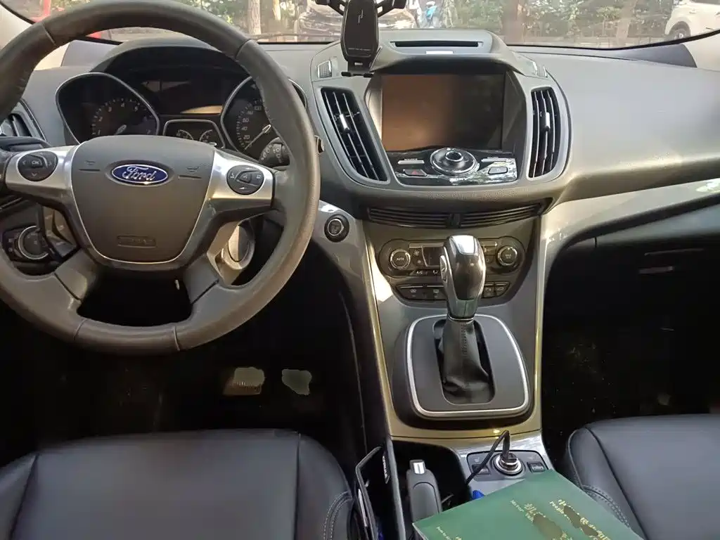 Ford Kuga — миниатюра 10