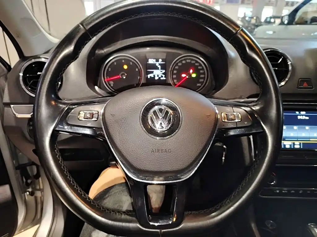 Volkswagen Jetta — миниатюра 11