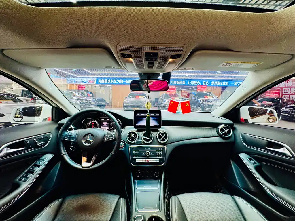 Mercedes-Benz GLA — миниатюра 10