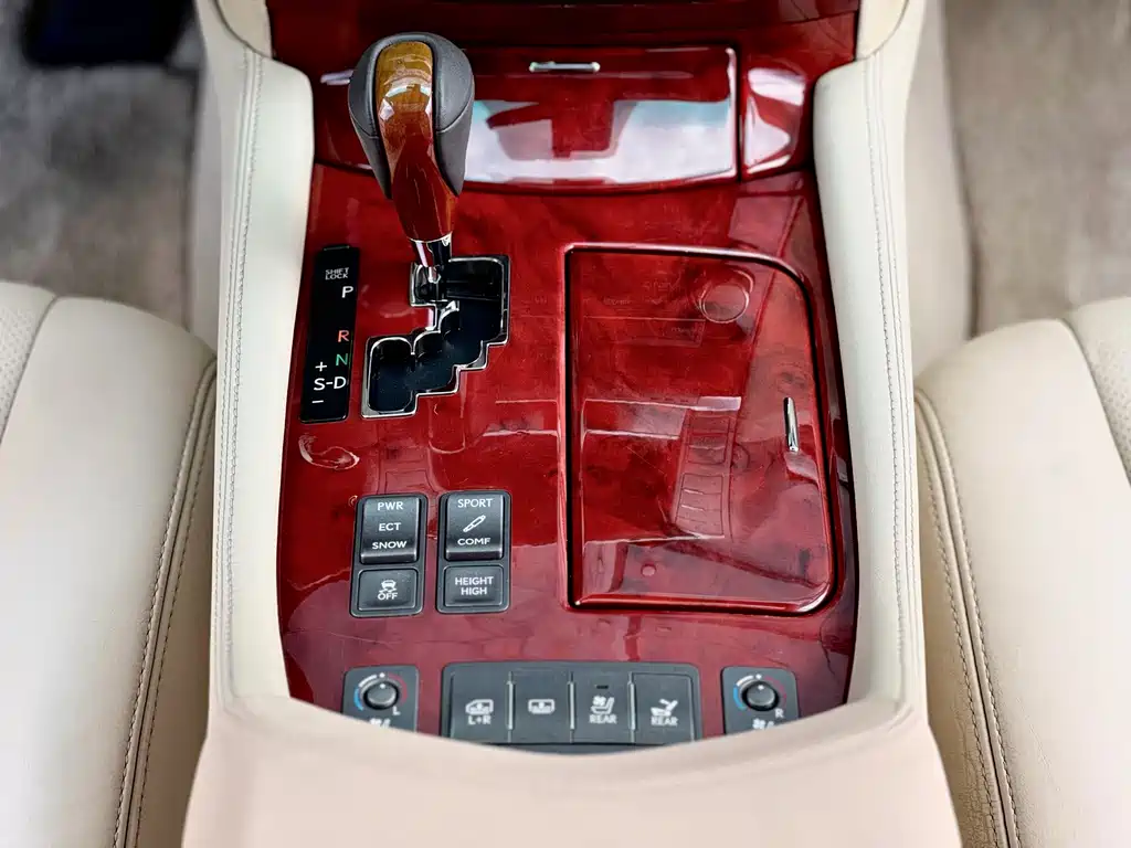 Lexus LS — миниатюра 14
