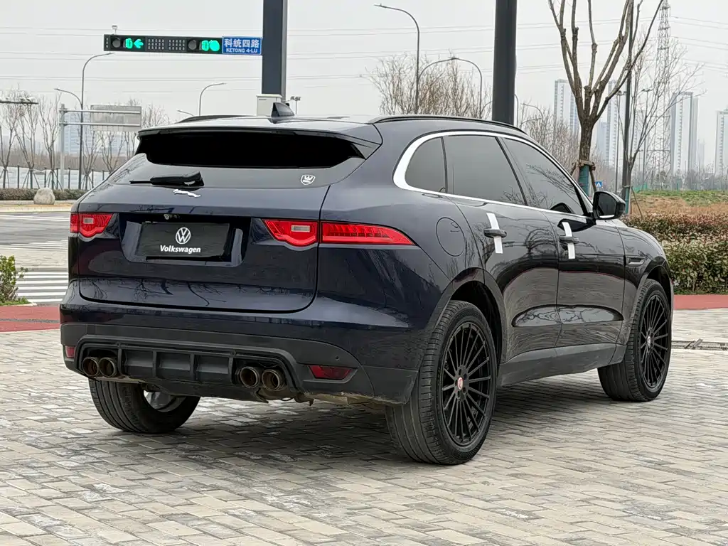 Jaguar F-Pace 2019 2.0T Premium