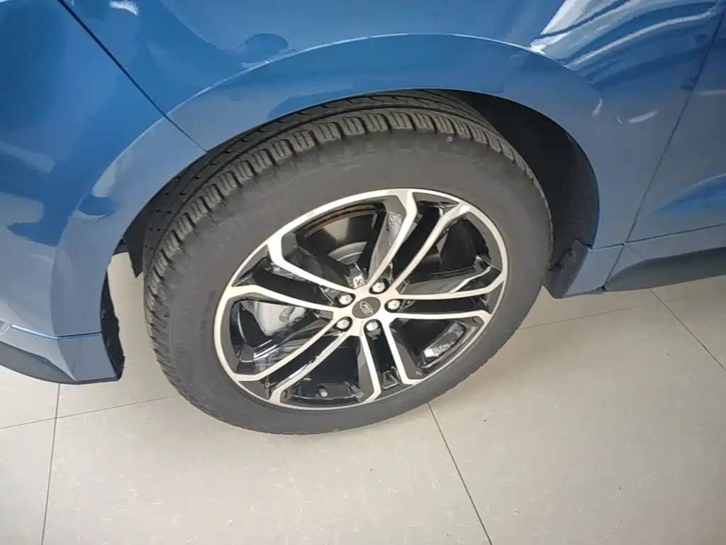 Ford Edge — миниатюра 23