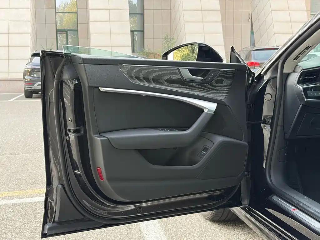 Audi A7L — миниатюра 6