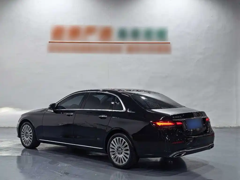 Mercedes-Benz E-Class — миниатюра 9