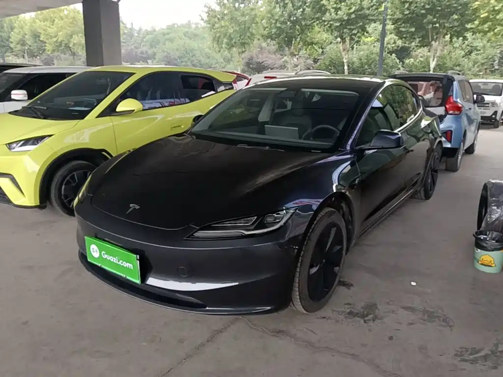 Tesla Model 3 — миниатюра 2