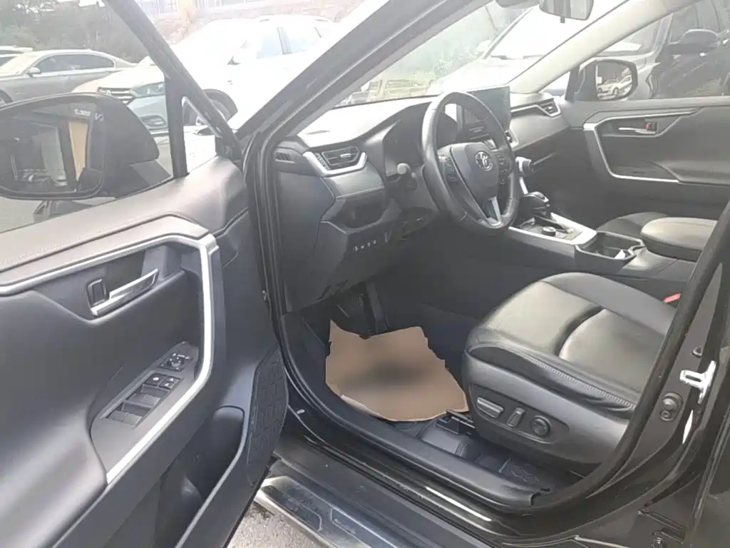 Toyota RAV4 — миниатюра 16