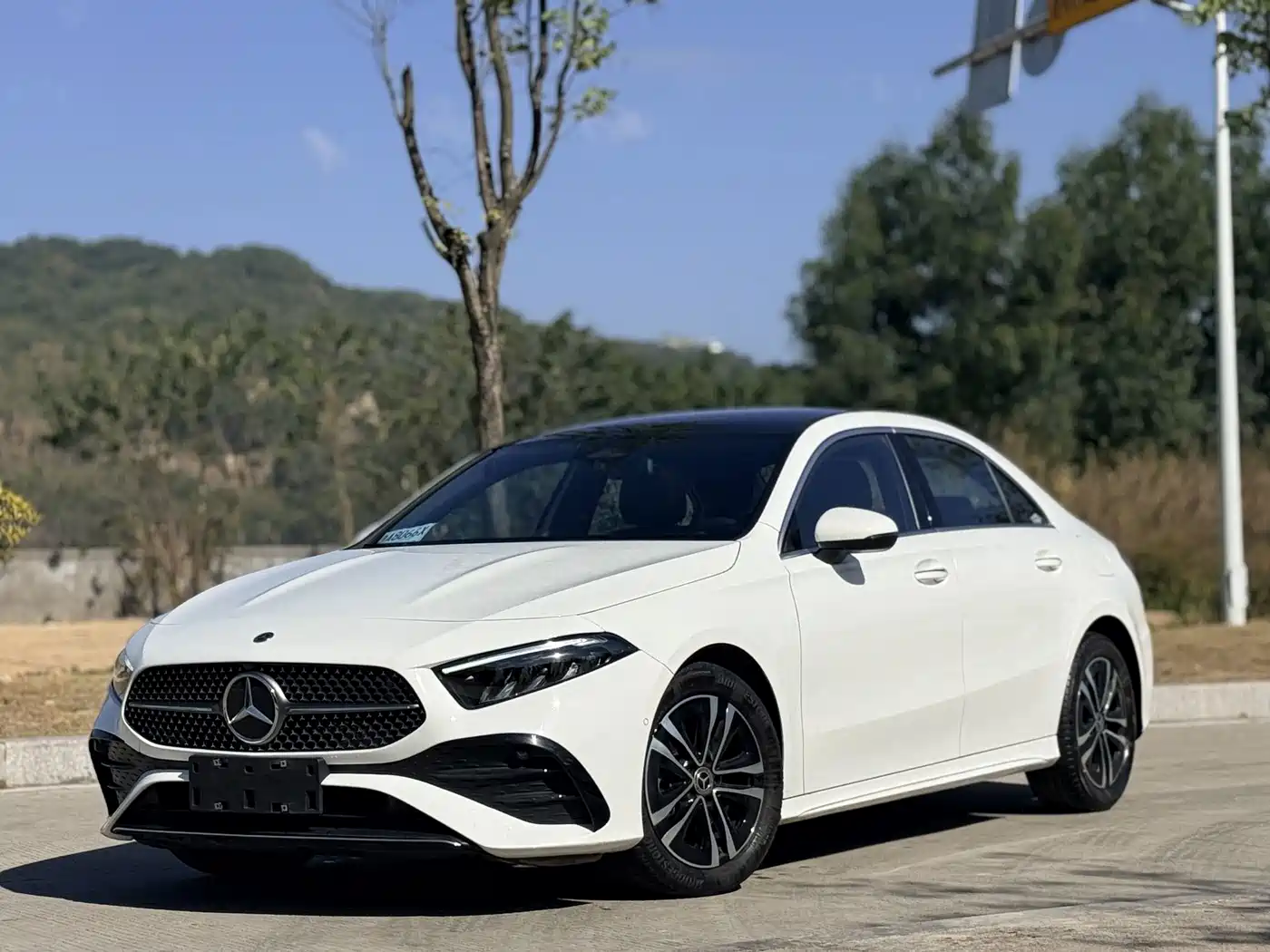 奔驰A级 2023款 A 200 L 动感型 2024