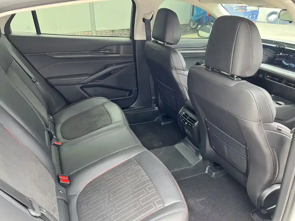 Ford Mondeo — миниатюра 12