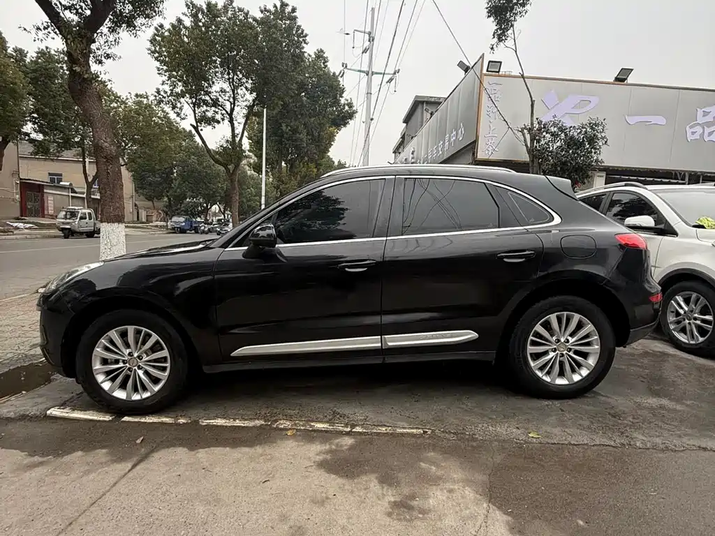 ZOTYE SR9