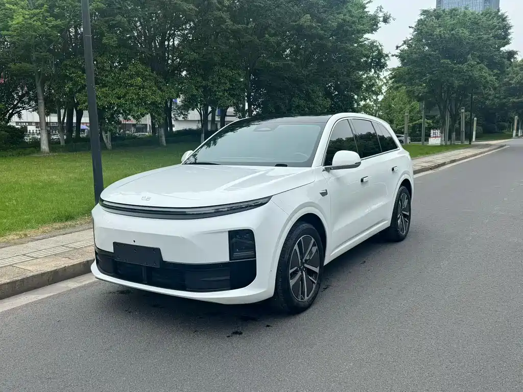 Li Auto Li L6 2025