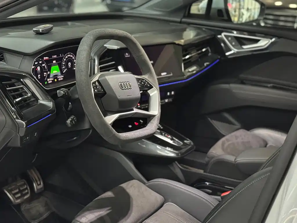 Audi Q4 e-tron — миниатюра 4