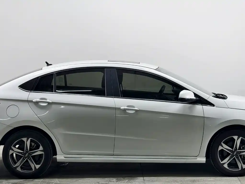 Chery Arrizo 5 PLUS — миниатюра 8