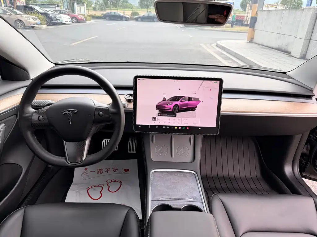 Tesla Model 3 — миниатюра 8