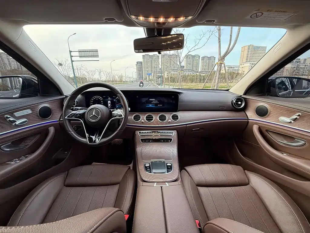 MERCEDES-BENZ E CLASS