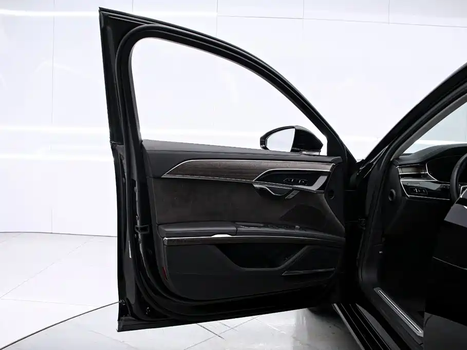 Audi A8 — миниатюра 12