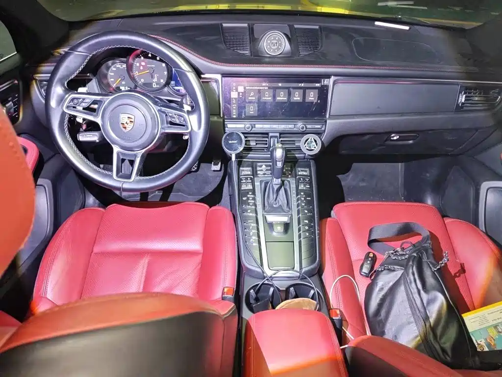 Porsche Macan — миниатюра 10