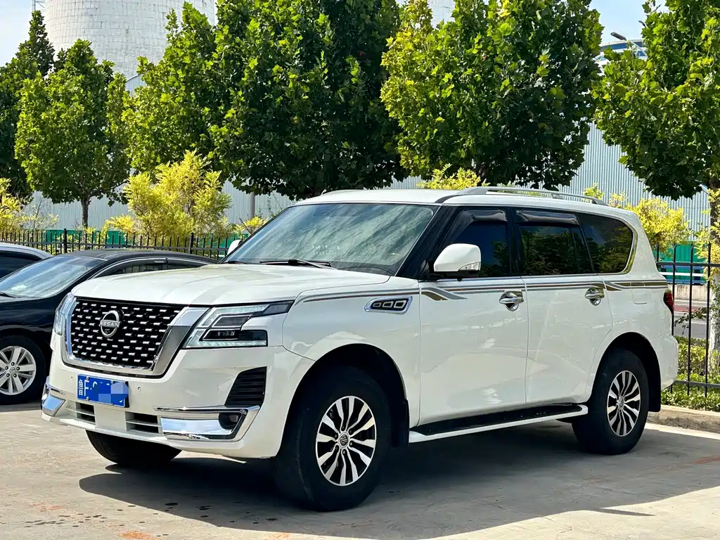 Nissan Patrol — миниатюра 3