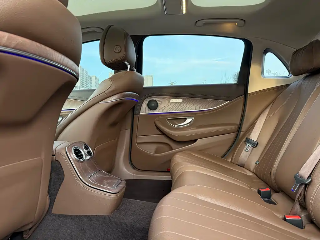 MERCEDES-BENZ E CLASS