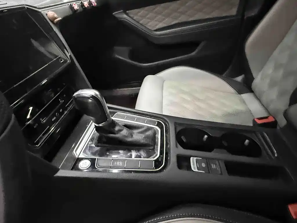 Volkswagen Magotan — миниатюра 12
