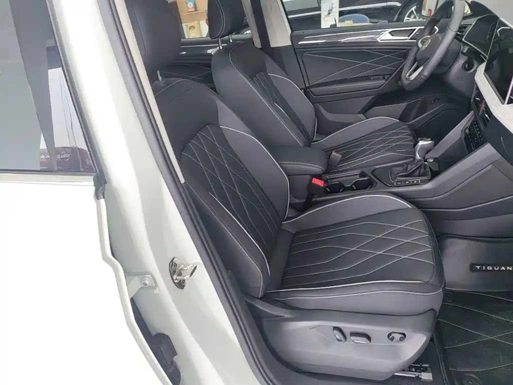 Volkswagen Tiguan L — миниатюра 25