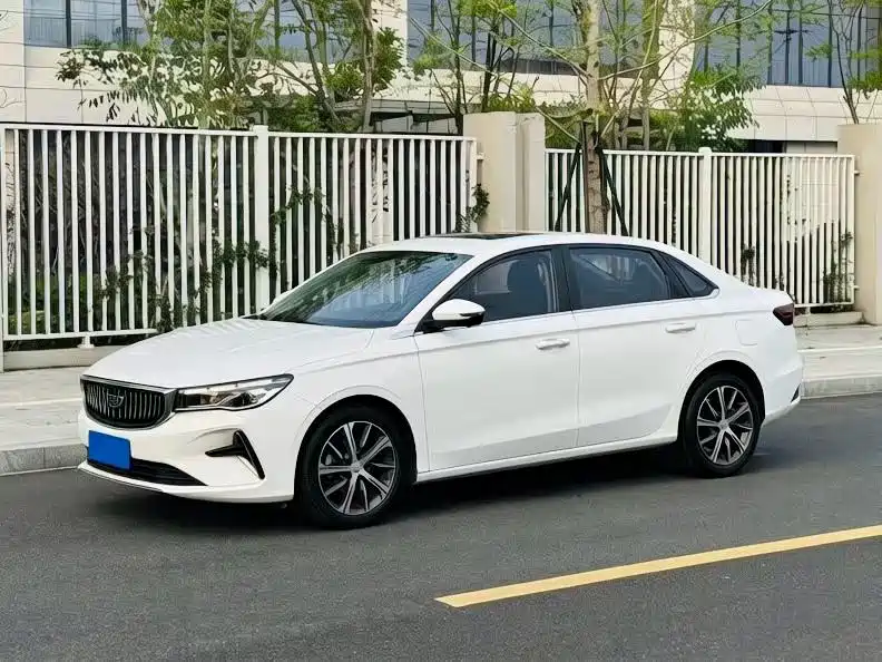 Geely Emgrand 2023