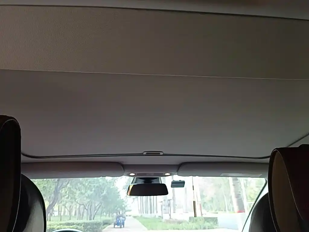Tesla Model 3 — миниатюра 18