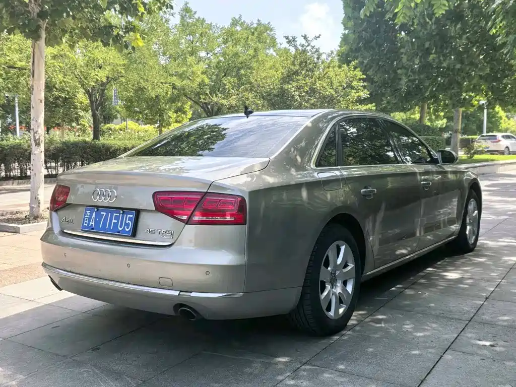 Audi A8 — миниатюра 3