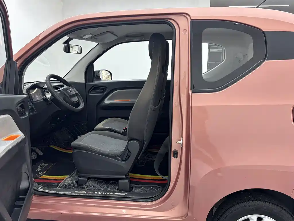 Wuling MINIEV — миниатюра 7