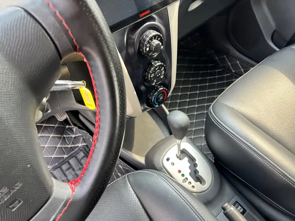 Toyota Yaris — миниатюра 8