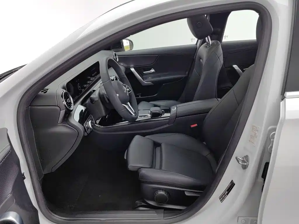 Mercedes-Benz A-Class — миниатюра 10
