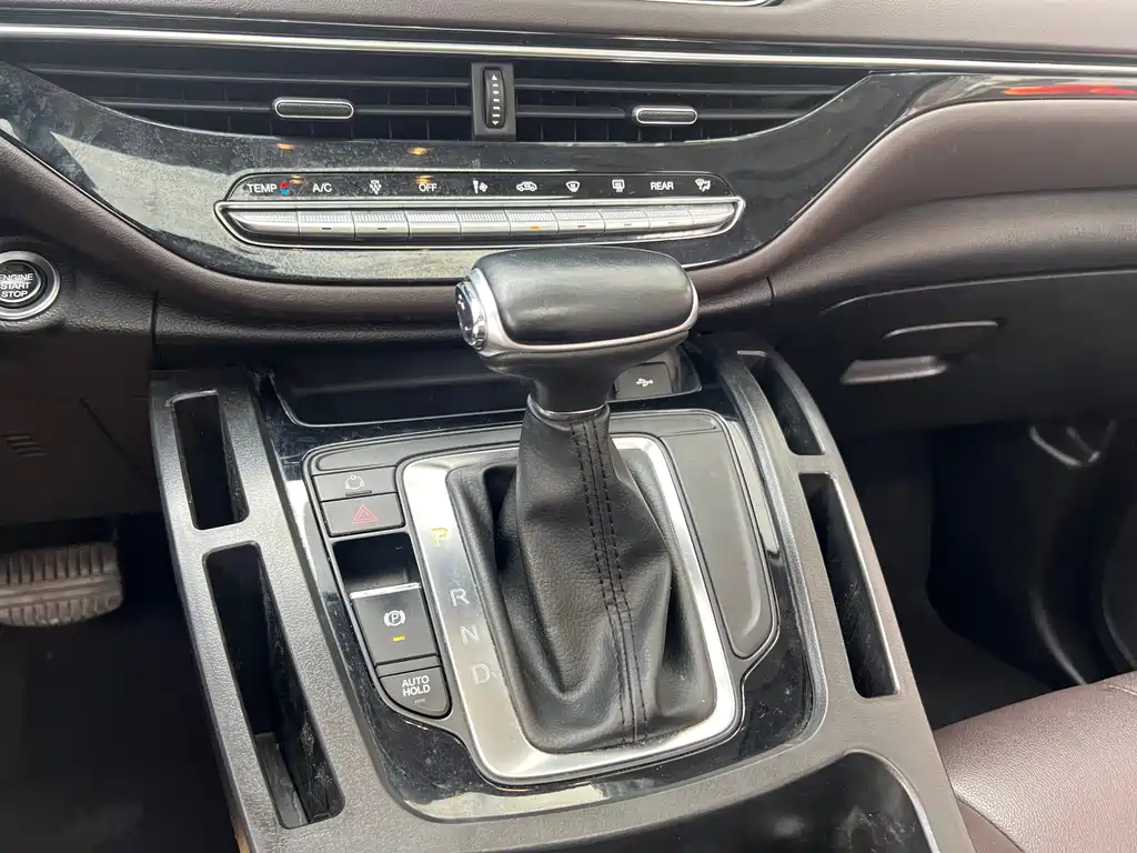GAC M6 2019 270T DCT Luxury ( мест) VI