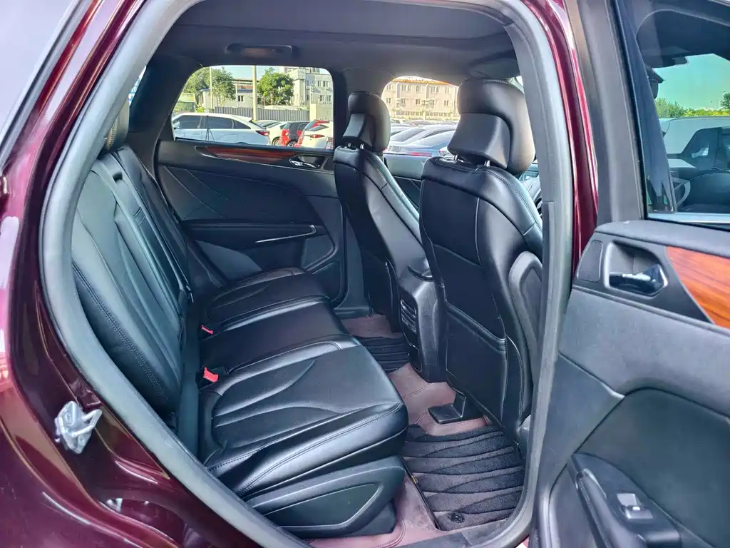 Lincoln MKC — миниатюра 17