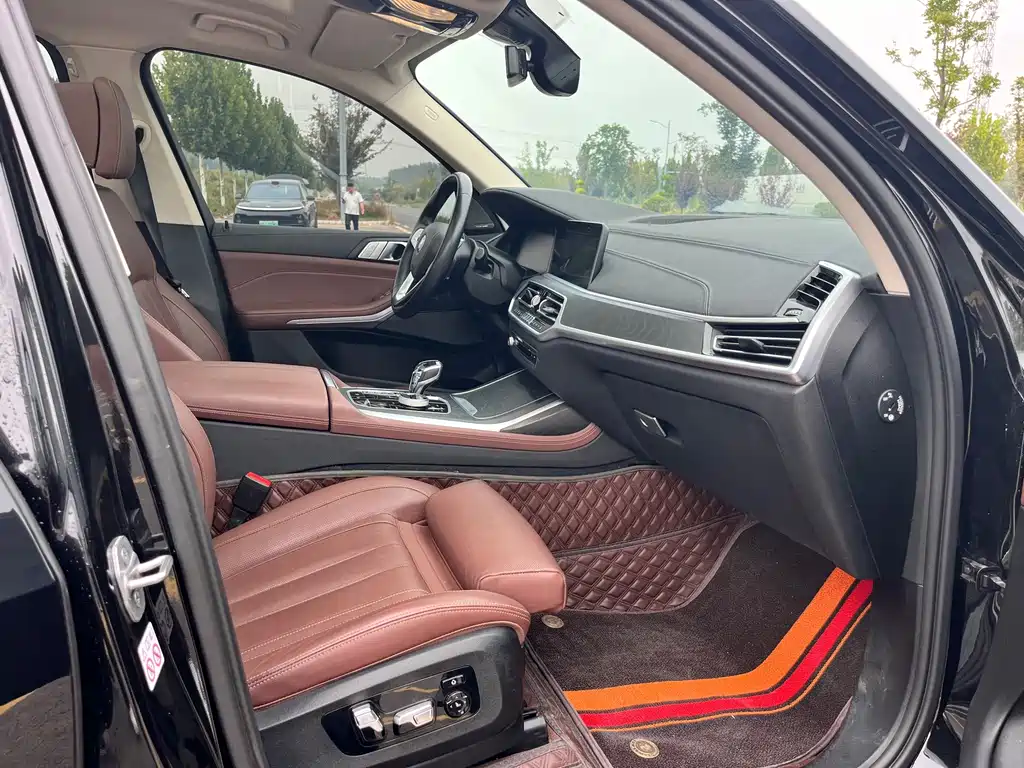 BMW X7 — миниатюра 11