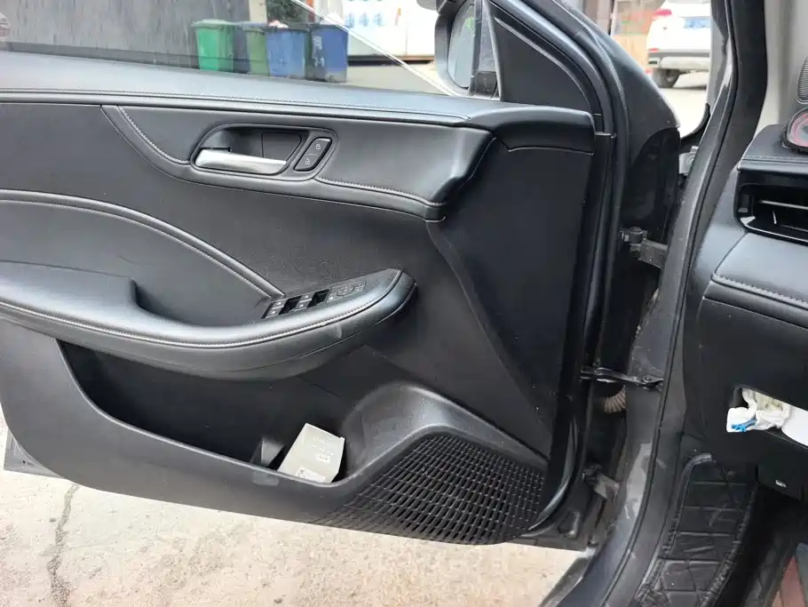 Roewe i5 — миниатюра 7
