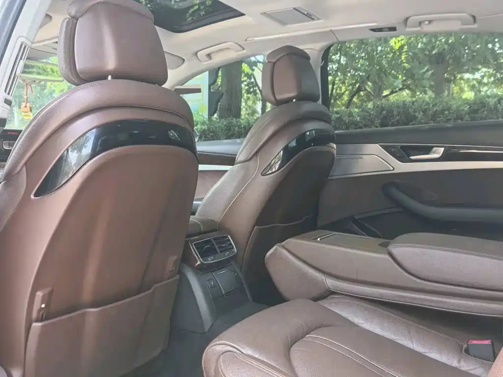 Audi A8 — миниатюра 9