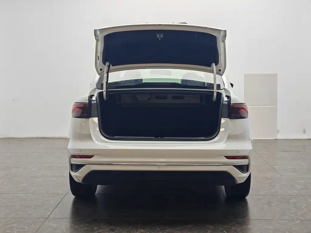 Geely Emgrand — миниатюра 12