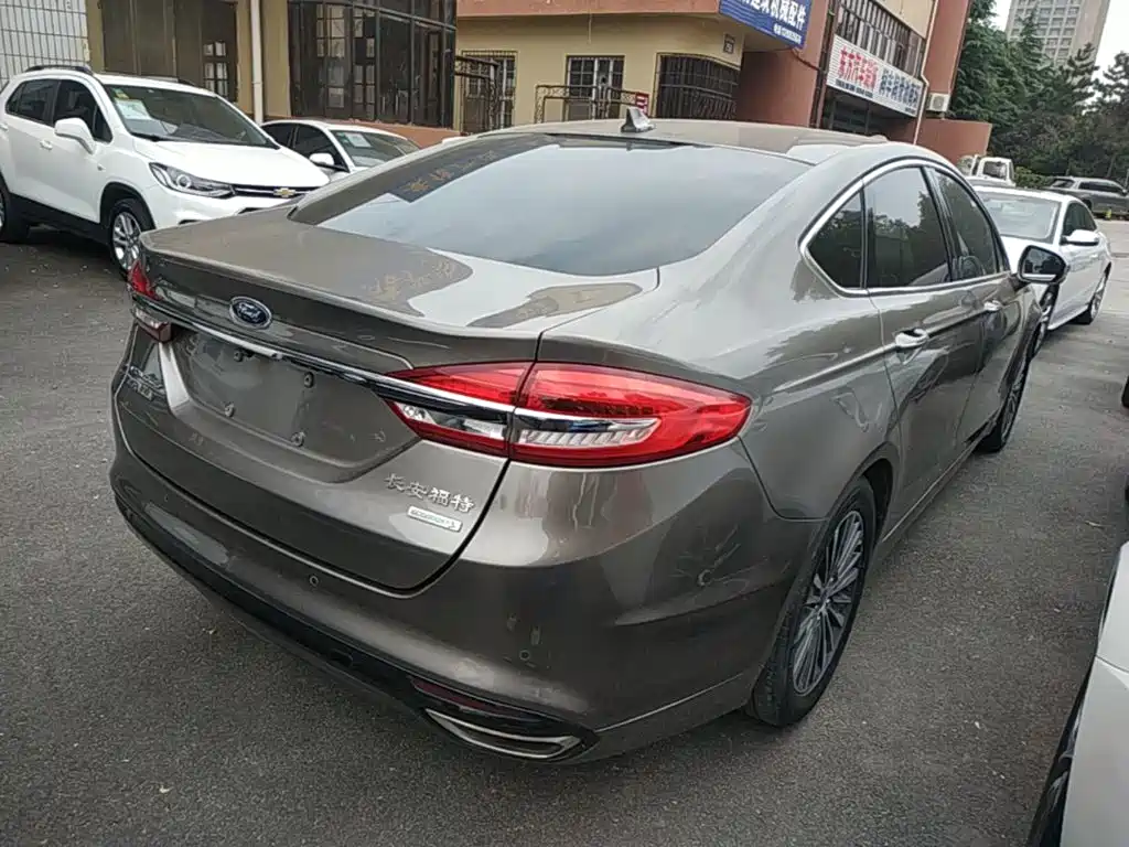 Ford Mondeo — миниатюра 7