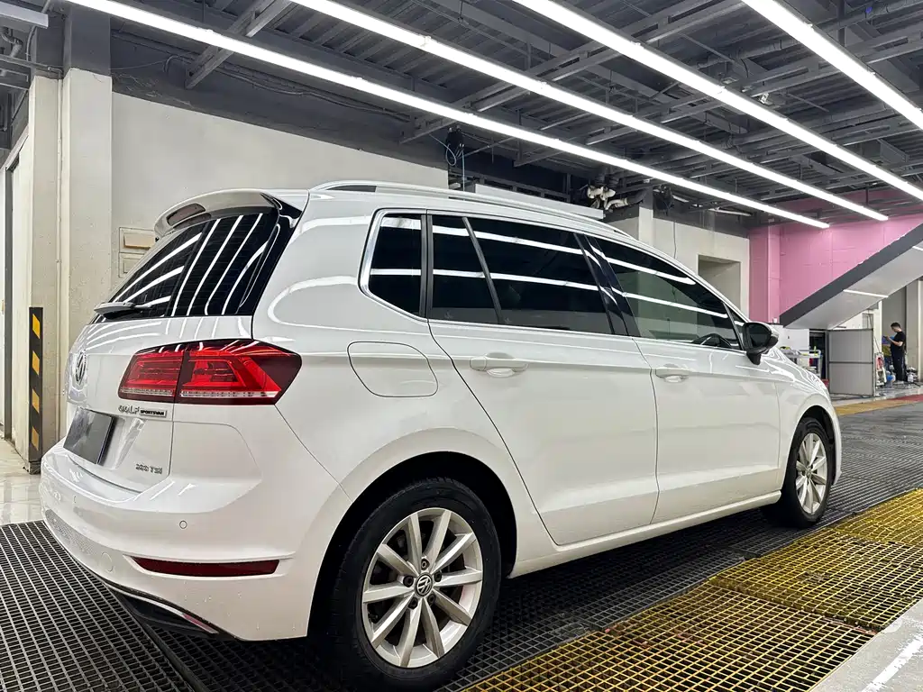 VOLKSWAGEN GOLF*JIAYU