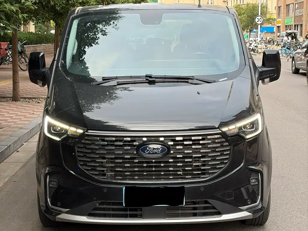 Ford Tourneo 2023 2.0T AT