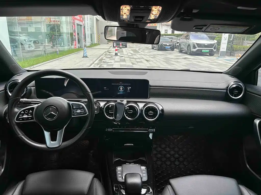 Mercedes-Benz A-Class — миниатюра 8