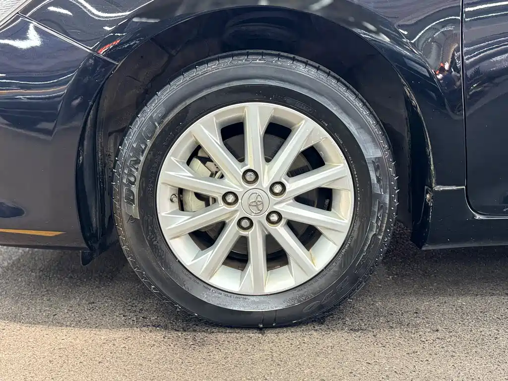 Toyota Camry — миниатюра 18