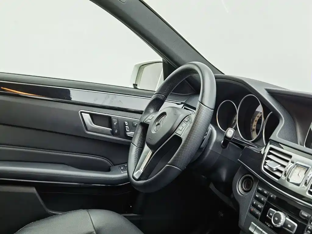 Mercedes-Benz E-Class — миниатюра 22