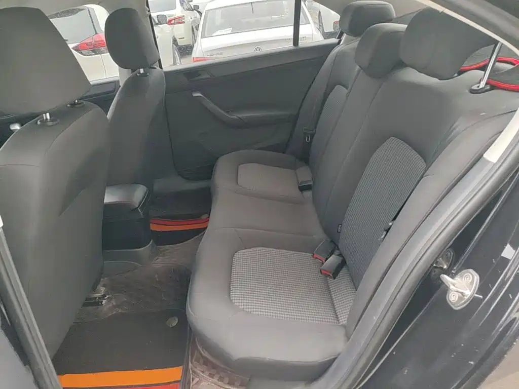 Volkswagen Santana — миниатюра 17