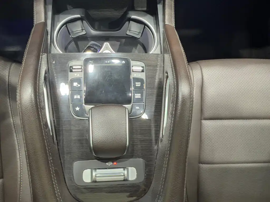 Mercedes-Benz GLS — миниатюра 11