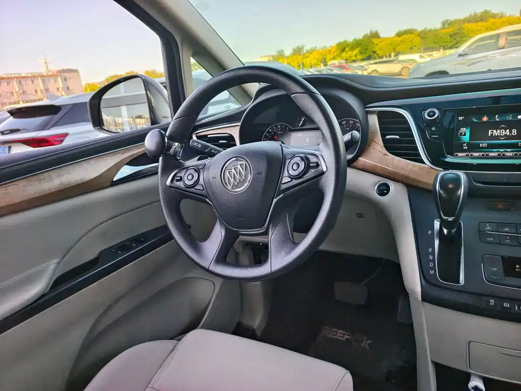 Buick GL8 — миниатюра 18