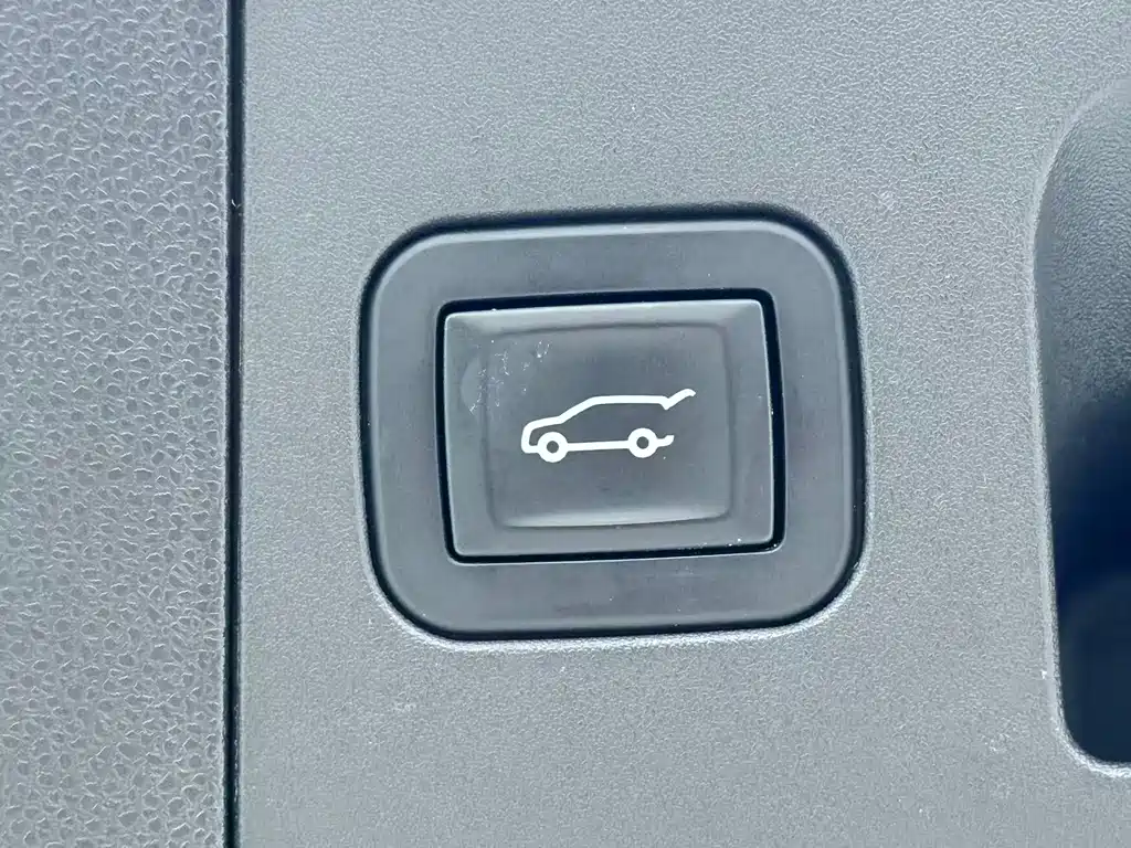 Cadillac XT4 — миниатюра 15