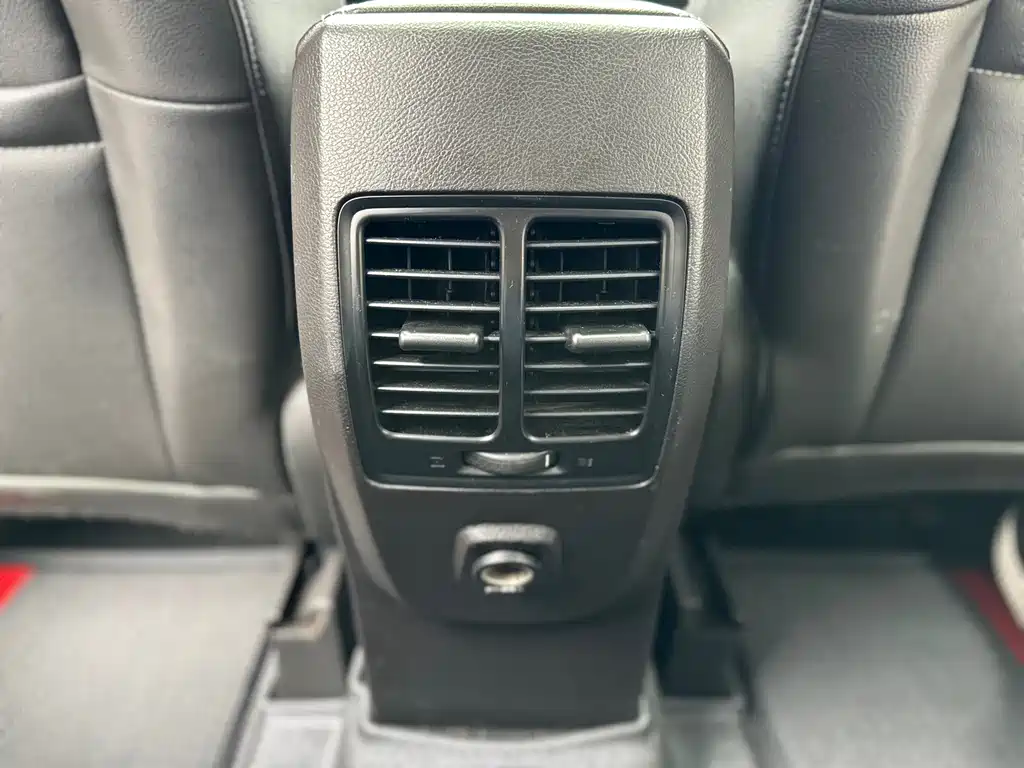 Ford Kuga — миниатюра 18