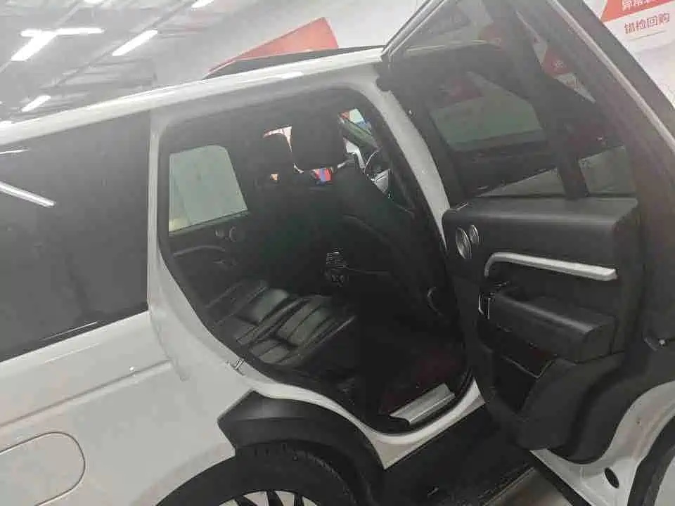Land Rover Range Rover — миниатюра 5
