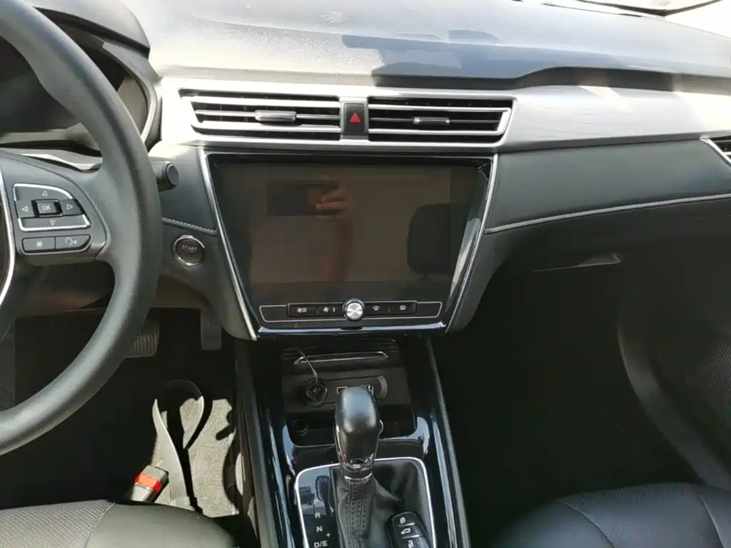 Roewe i5 — миниатюра 13
